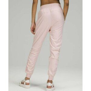 Lululemon Beyond the Studio Jogger Pink Mist Sz 4